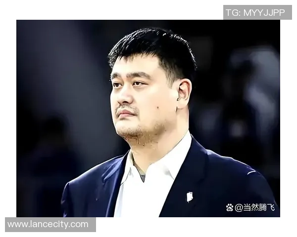 姚明被拉到国际舞台的背后故事与篮球梦想的追逐之路